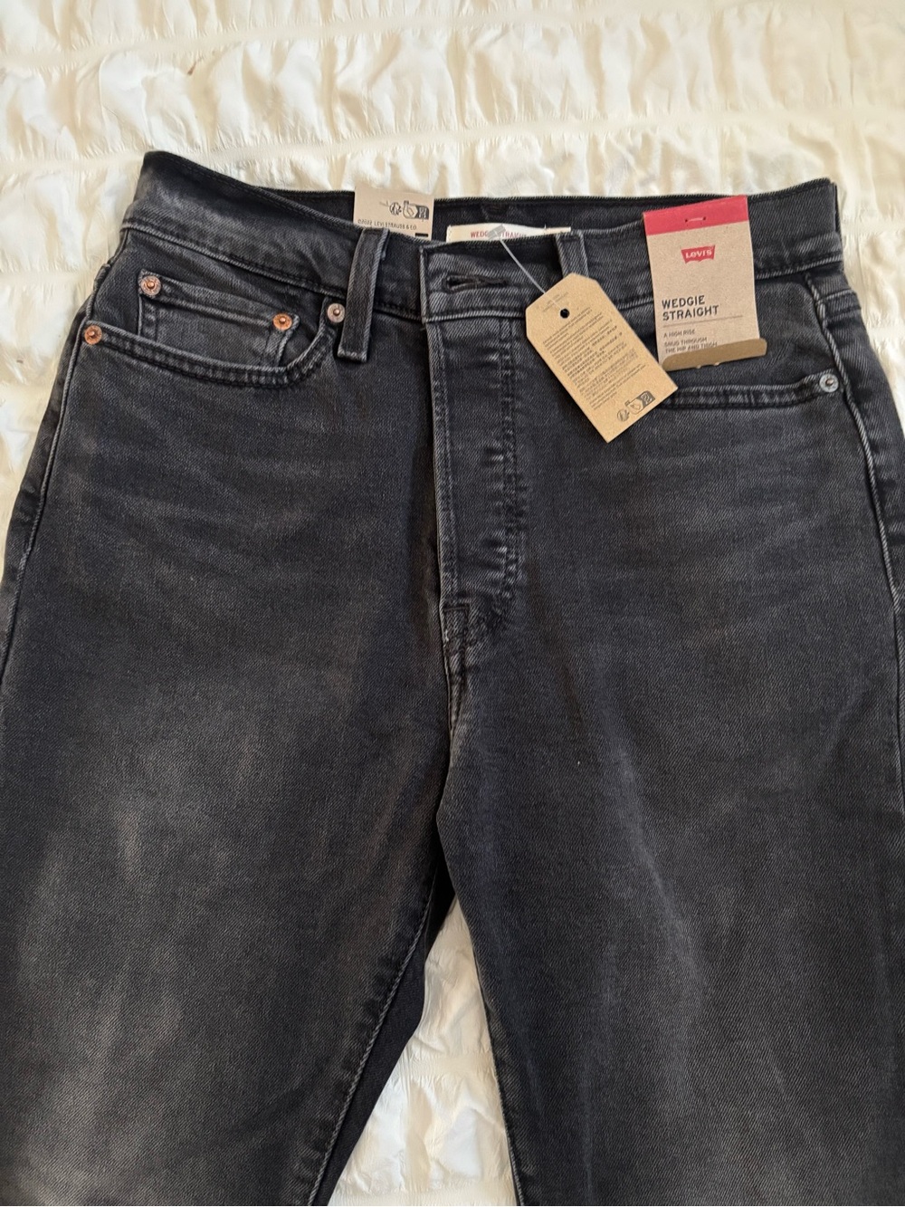 NWT Levi’s “Wedgie Straight Jeans”